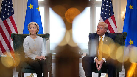 Ursula von der Leyen meets with Donald Trump at Trump Turnberry golf club in Turnberry, Scotland, July 27, 2025 © Getty Images / Andrew Harnik