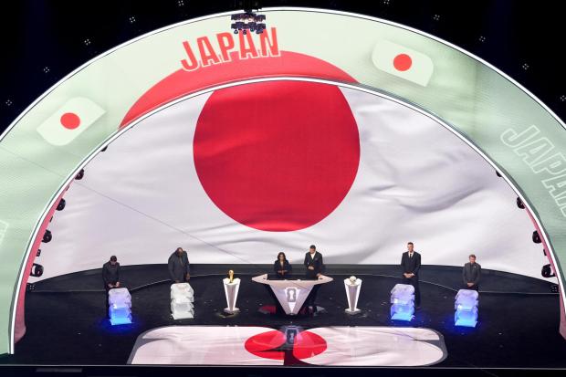 former NFL player Tom Brady, former NBA player Shaquille O'Neal, broadcaster Samantha Johnson, former England soccer captain Rio Ferdinand, New York Yankees' Aaron Judge and former NHL player Wayne Gretzky participate in the draw