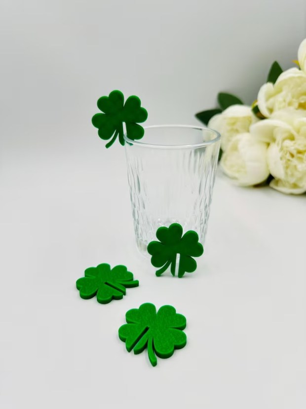 Four Leaf Clover Drink Tags: St. Patrick Glass Toppers (Photo etsy.com)