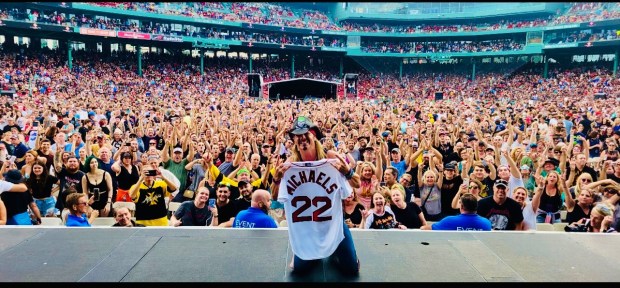 Bret Michaels in front of the crowd at Fenway Park during his Stadium Tour. (Photo courtesy artist management)