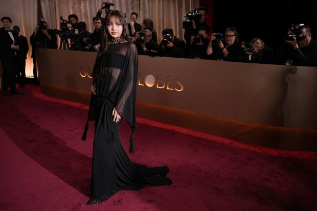 Lisa arrives at the 83rd Golden Globes