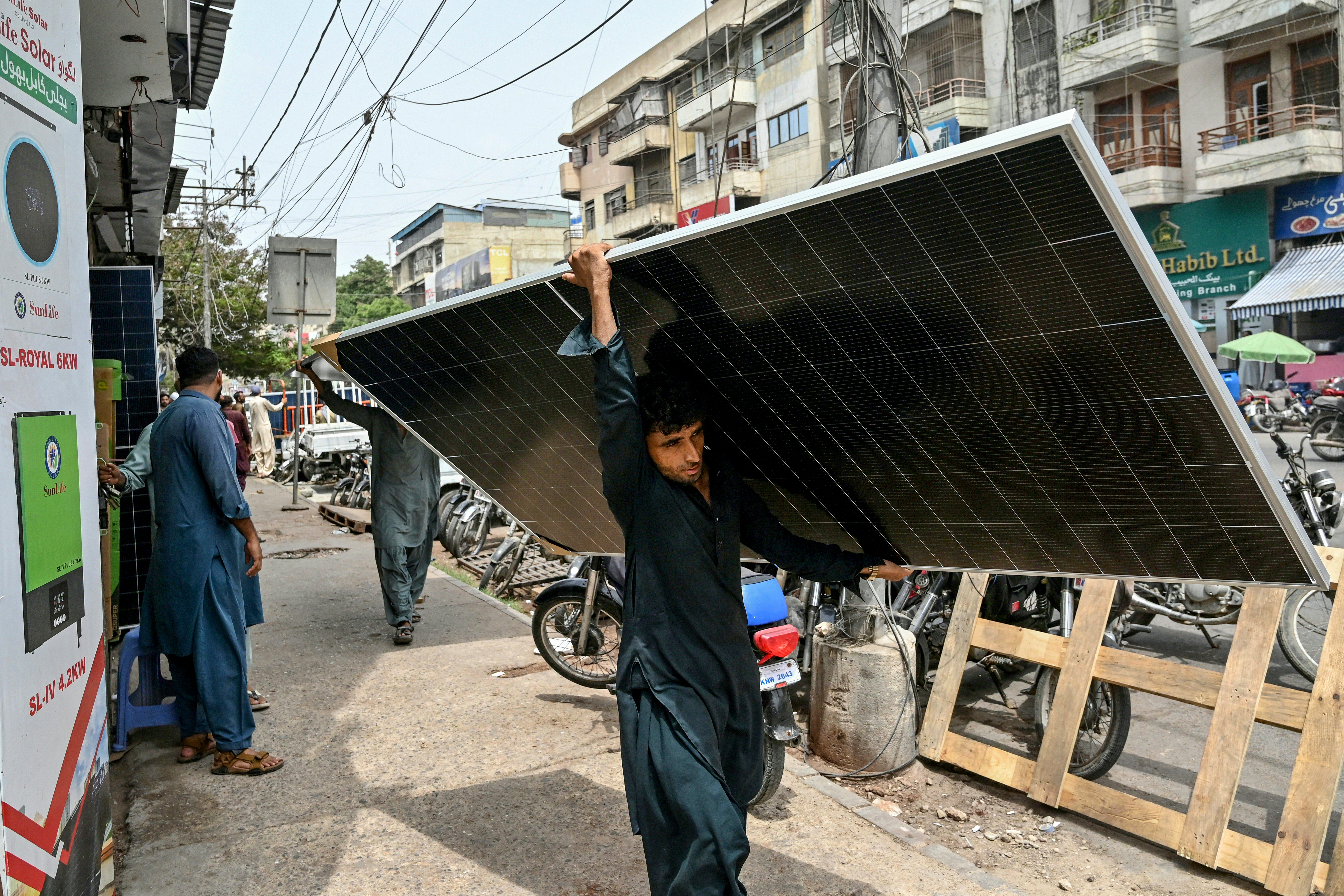 PAKISTAN-ENERGY-SOLAR