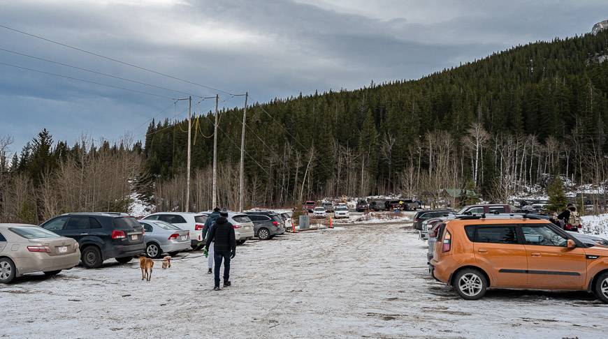 The Heart Creek parking lot in winter on a busy weekend