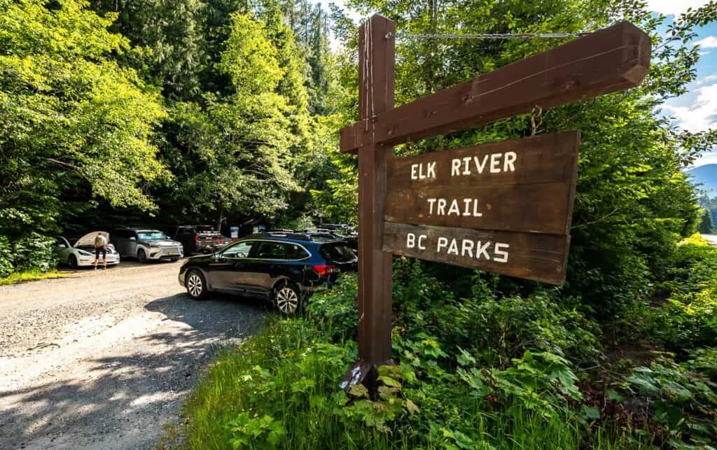 The Elk River trailhead is well-signed on Highway 28