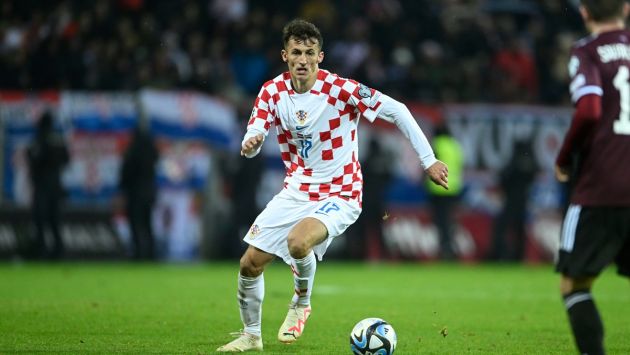 Ante Budimir playing for Croatia