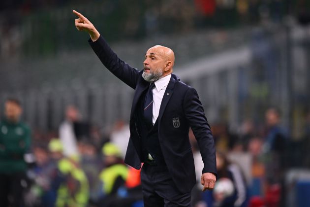 Luciano Spalletti giving instructions
