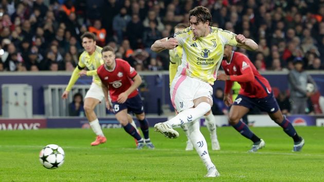 Vlahovic scoring against Lille