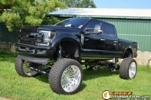 white-trash-white-walls-2025-129