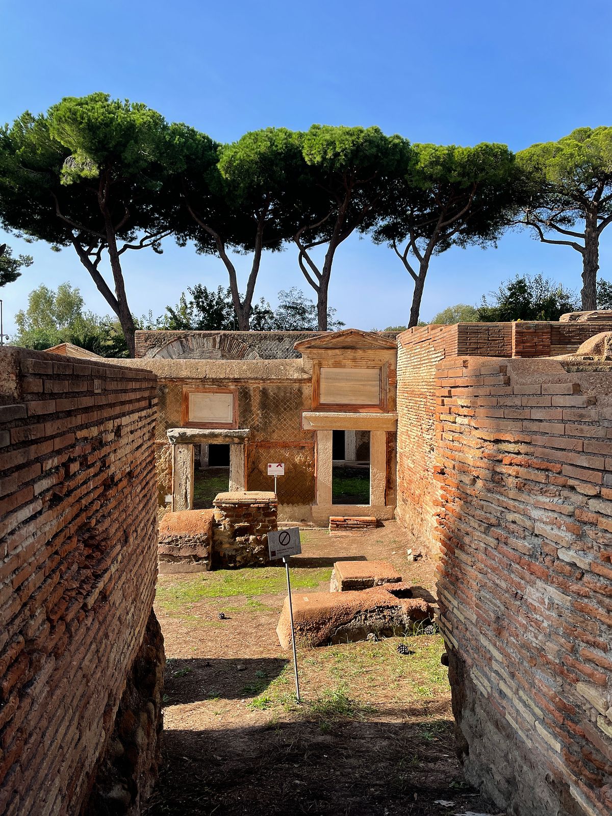 Portus Necropolis in Isola Sacra in Lazio