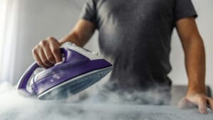 Nobody actually enjoys spending their Sunday afternoon hunched over a hot ironing board. Pressing shirts and smoothing out wrinkled trousers takes up valuable time you could spend doing literally anything else.
