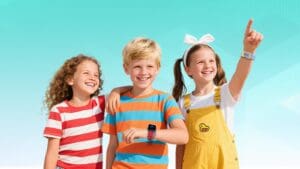 The debate over when to give a child their first mobile device is shifting. Parents are increasingly hesitant to hand over fully functional smartphones. The risks of unrestricted internet access are simply too high.